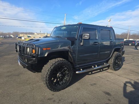 Used 2005 HUMMER H2 SUT w/ Preferred Equipment Group image 3