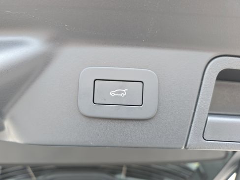 New 2026 Land Rover Range Rover Velar Dynamic SE image 13