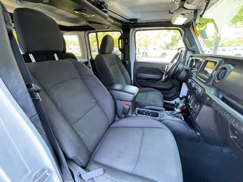 Used 2023 Jeep Wrangler Unlimited Sport AWD/4WD image 30