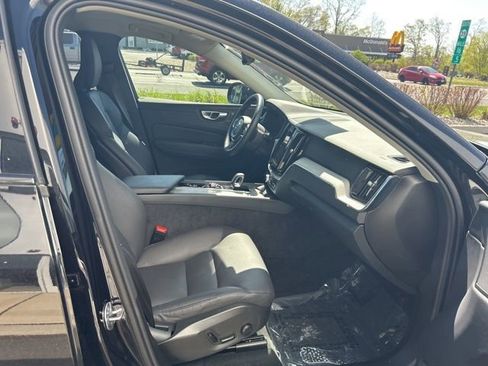 Used 2025 Volvo XC60 B5 Plus AWD/4WD image 15