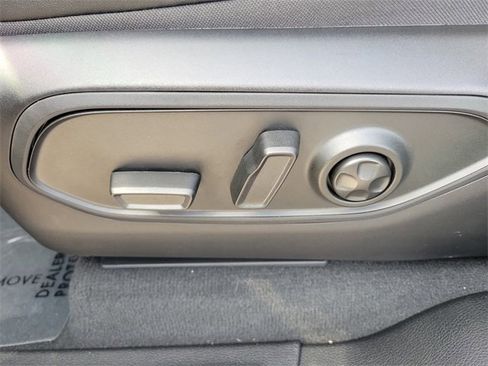 Used 2023 Jeep Grand Cherokee 4WD 4xe w/ Luxury Tech Group II image 17