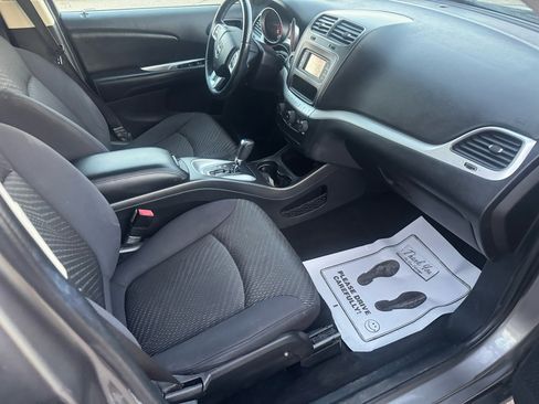Used 2013 Dodge Journey SE w/ Flexible Seating Group image 10