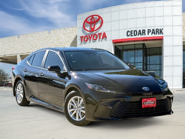 Used 2025 Toyota Camry LE FWD image 1