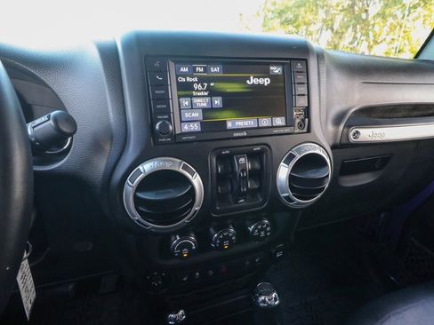 Used 2017 Jeep Wrangler Unlimited Sahara w/ Dual Top Group image 18