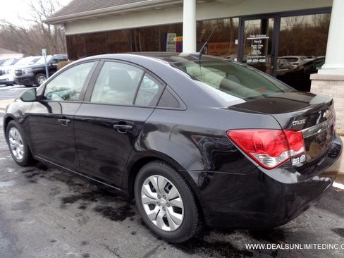 Used 2014 Chevrolet Cruze LS image 4