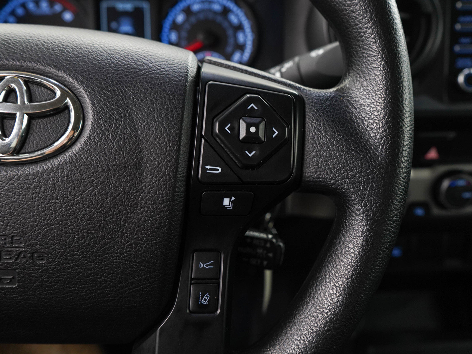 Used 2021 Toyota Tacoma SR AWD/4WD image 25