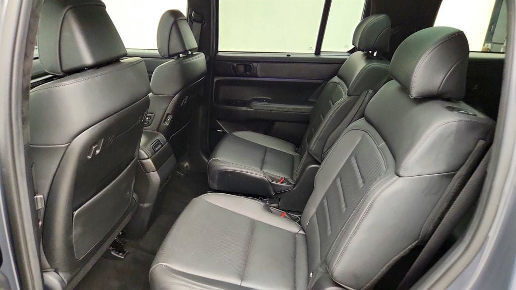 Used 2025 Hyundai Santa Fe Calligraphy AWD/4WD image 20