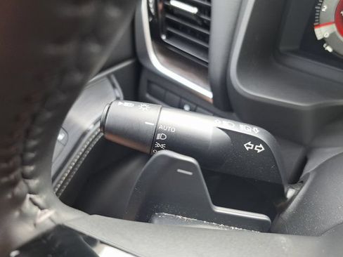 Used 2025 Nissan Rogue Platinum FWD image 24