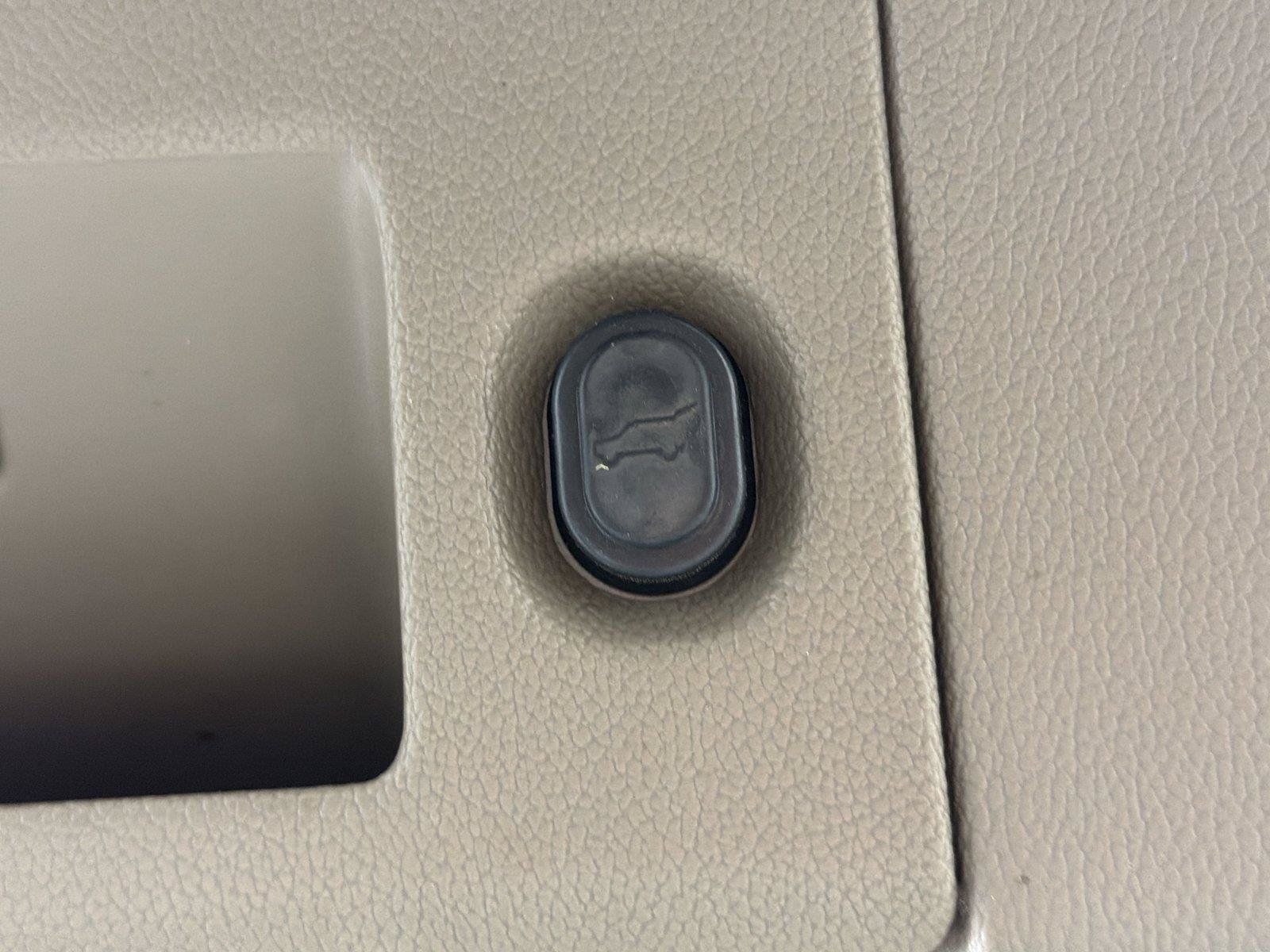 Used 2015 Chevrolet Tahoe LTZ RWD image 18