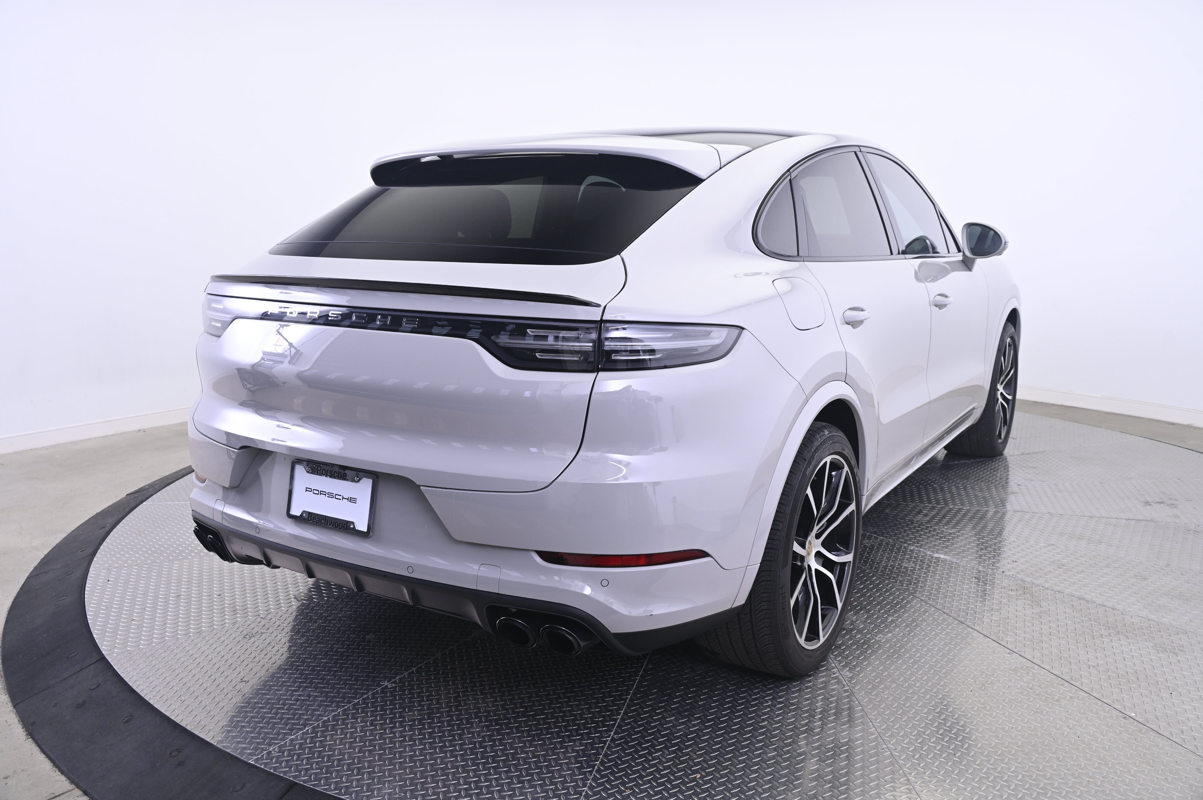 Certified 2023 Porsche Cayenne Turbo AWD/4WD image 7