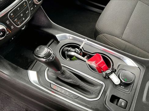 Used 2019 Chevrolet Traverse LT image 16