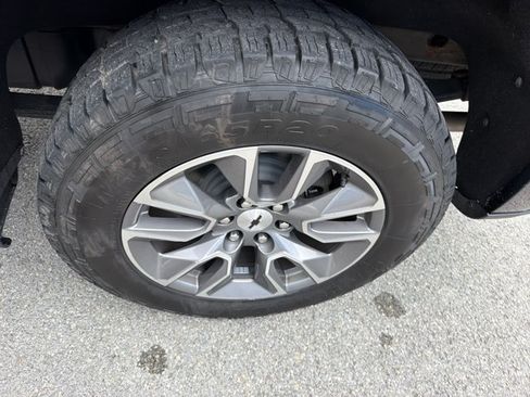 Used 2019 Chevrolet Silverado 1500 RST AWD/4WD image 12