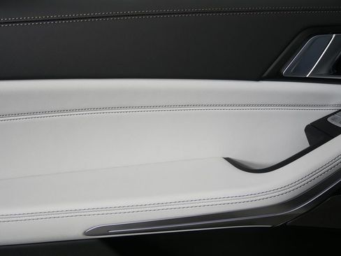 Used 2026 BMW X7 xDrive40i image 15