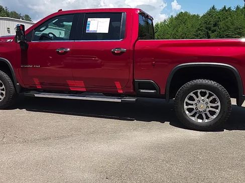 Used 2024 Chevrolet Silverado 2500 LTZ w/ LTZ Premium Package AWD/4WD image 3
