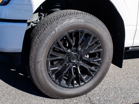 Used 2022 Ford F150 Lariat w/ Equipment Group 502A High image 5