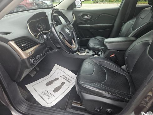 Used 2014 Jeep Cherokee Limited w/ Technology Group AWD/4WD image 10