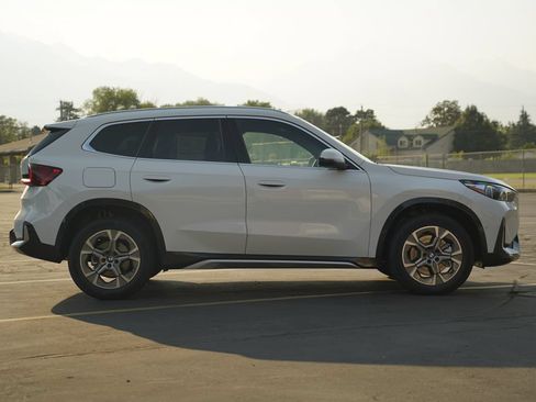New 2026 BMW X1 xDrive28i w/ Convenience Package AWD/4WD image 5