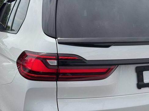 Used 2021 BMW X7 xDrive40i w/ Premium Package AWD/4WD image 12