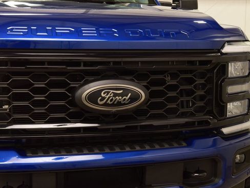 Used 2026 Ford F250 Lariat w/ Black Appearance Package AWD/4WD image 9