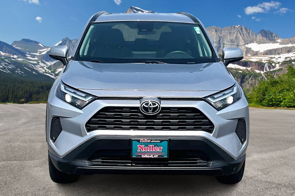 Used 2025 Toyota RAV4 XLE AWD/4WD image 3