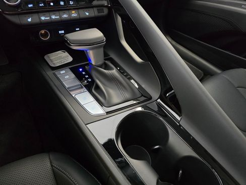 New 2026 Hyundai Elantra Limited FWD image 31