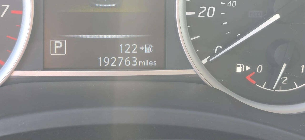 Used 2017 Nissan Sentra SV FWD image 9