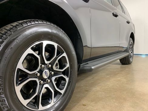 Used 2024 Ford Expedition XLT image 2