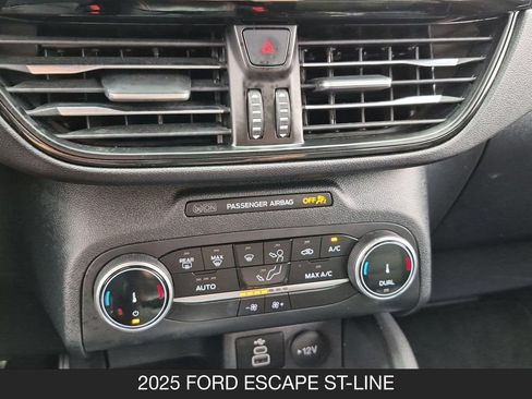 Used 2025 Ford Escape ST-Line AWD/4WD image 22