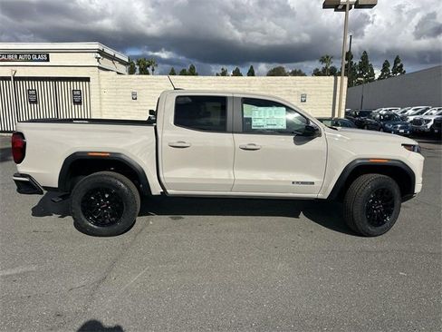 New 2026 GMC Canyon Elevation image 3