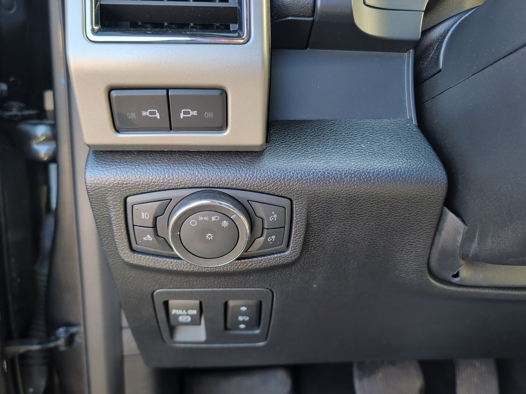 Used 2020 Ford F150 4x4 SuperCrew image 13