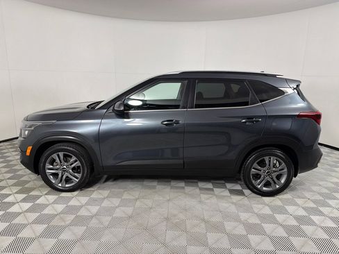 Used 2023 Kia Seltos S image 9