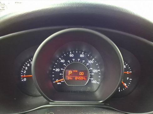 Used 2015 Kia Soul + w/ Primo Package FWD image 23