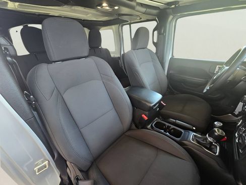 Used 2023 Jeep Wrangler Unlimited AWD/4WD image 29
