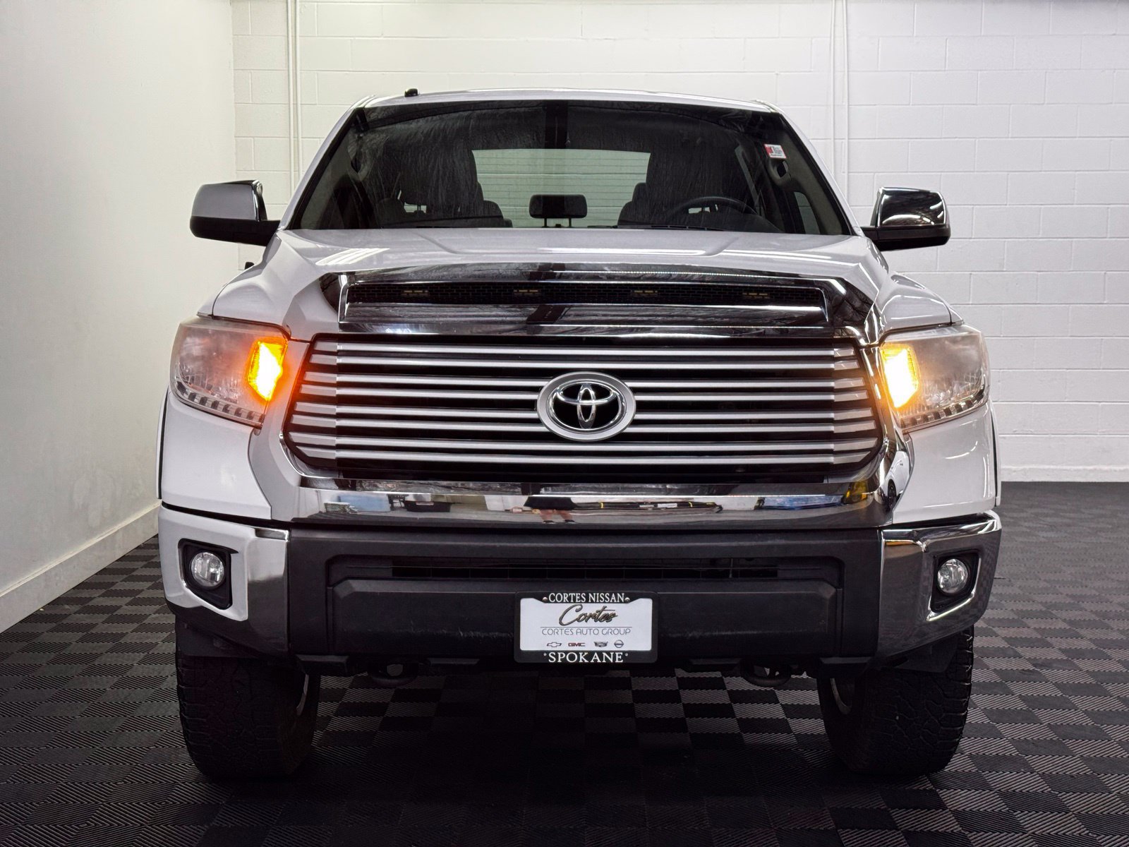 Used 2017 Toyota Tundra Limited AWD/4WD image 5