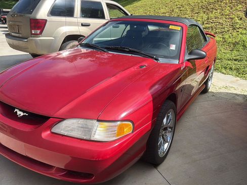 Used 1995 Ford Mustang GT RWD image 2