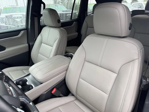 Used 2026 GMC Acadia Elevation w/ Elevation Premium Package AWD/4WD image 20