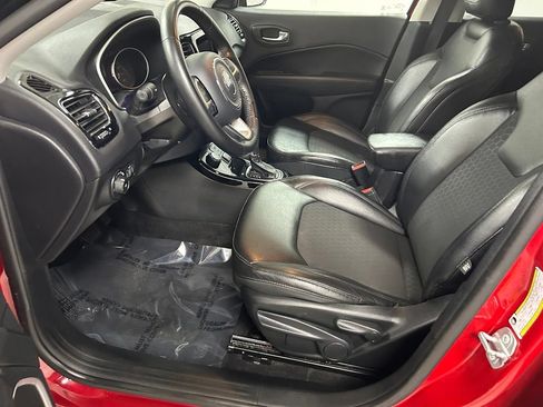 Used 2019 Jeep Compass Latitude AWD/4WD image 12