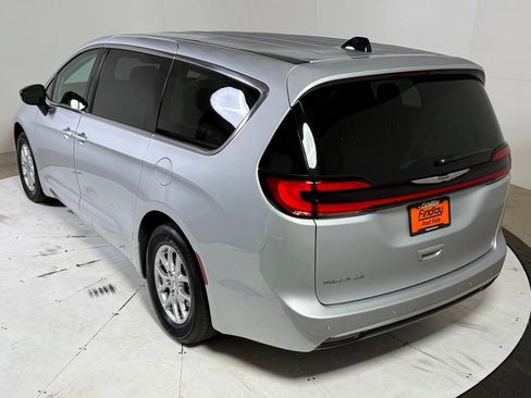 Certified 2024 Chrysler Pacifica Touring-L image 5