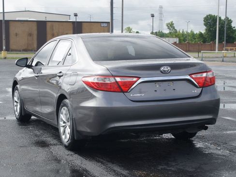 Used 2017 Toyota Camry LE FWD image 13
