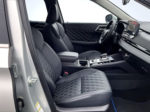 Used 2023 Mitsubishi Outlander SEL image 14