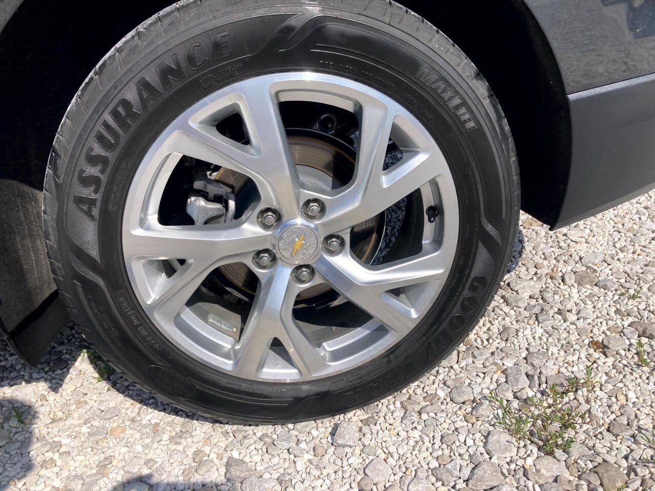 Used 2018 Chevrolet Equinox Premier w/ LPO, Cargo Package FWD image 18