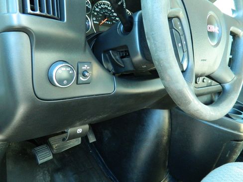 Used 2017 GMC Savana 2500 image 20