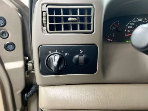 Used 2003 Ford F250 XL RWD image 17