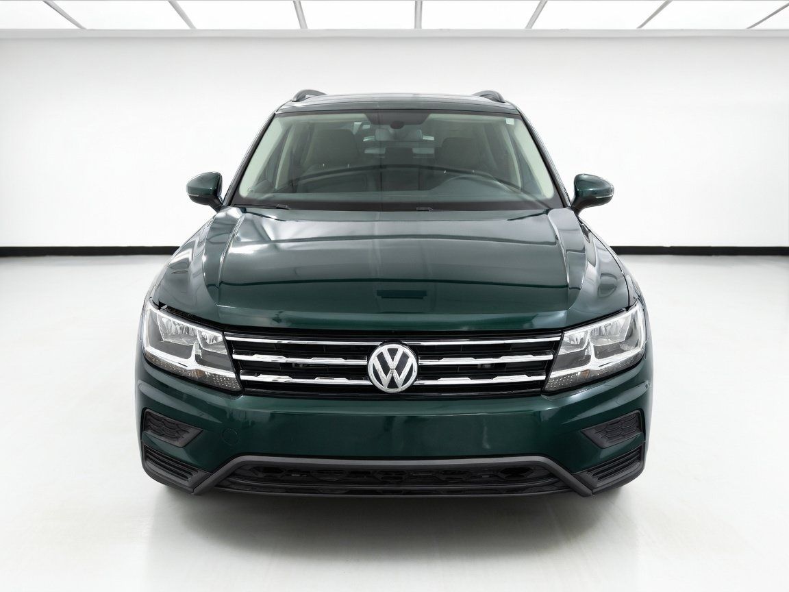 Used 2019 Volkswagen Tiguan SE FWD image 2