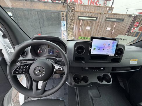 Used 2023 Mercedes-Benz Sprinter 3500 image 12