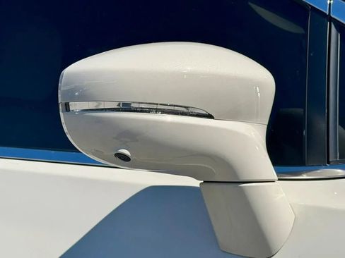 Used 2021 Chrysler Pacifica Touring-L FWD image 27