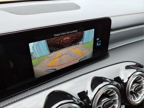 Used 2022 Mercedes-Benz CLA 250 image 11