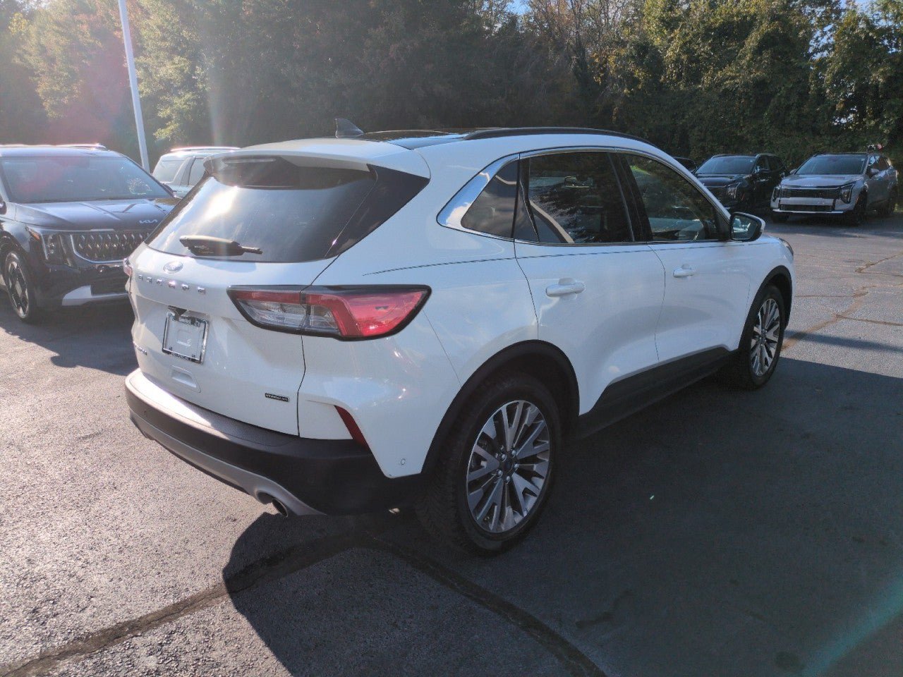 Used 2020 Ford Escape Titanium w/ Titanium Premium Package 2.0 AWD/4WD image 7