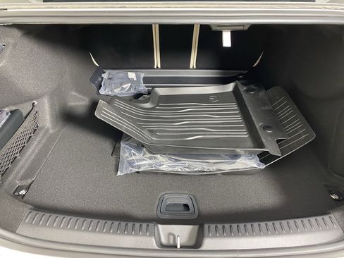 Used 2025 Mercedes-Benz E 350 4MATIC Sedan image 29