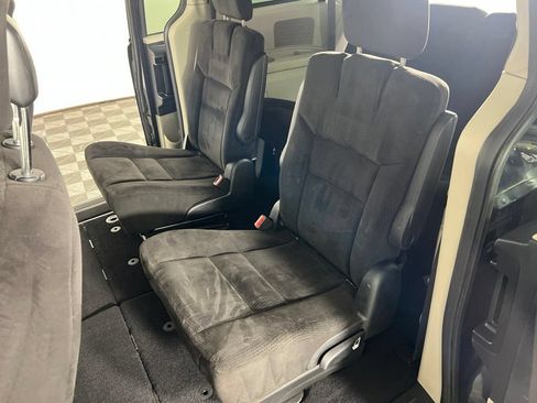 Used 2014 Dodge Grand Caravan SE w/ Quick Order Package 29E SE FWD image 16